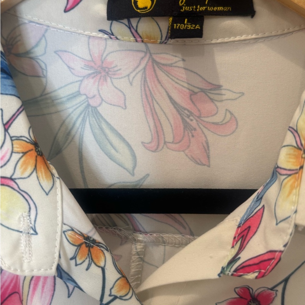 NYMPH Floral Print Dress - Cream/Pink.
Removable belt. Size L. (Fits like a 10) - Picture 11 of 15